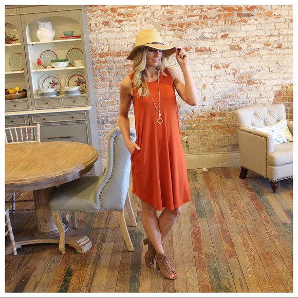 Tangerine sleeveless swing dress with Pockets - Picture 2 of 4